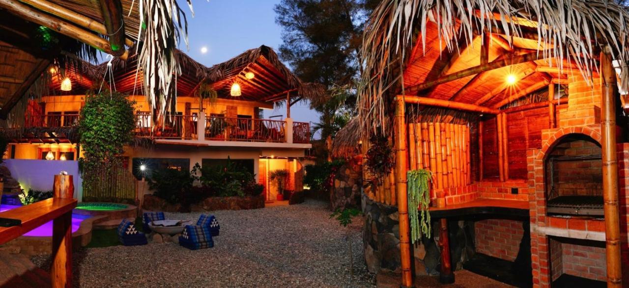 Hotel Tres Palmas Montañita Esterno foto